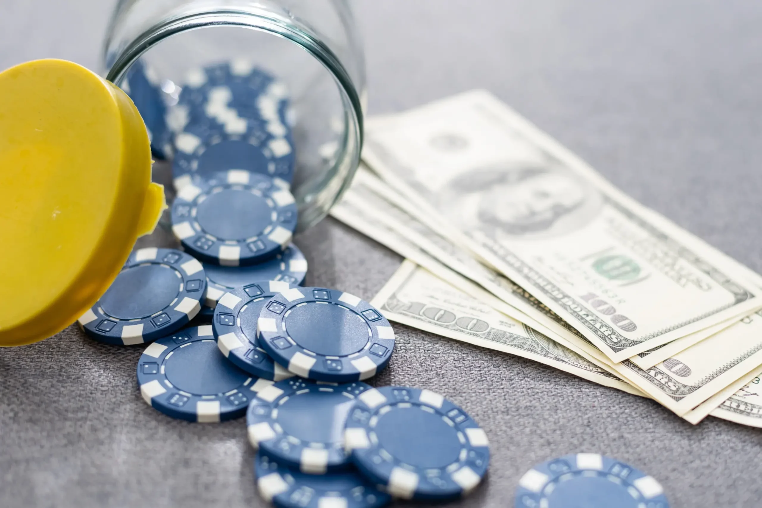 how much do you tip when you win at a casino